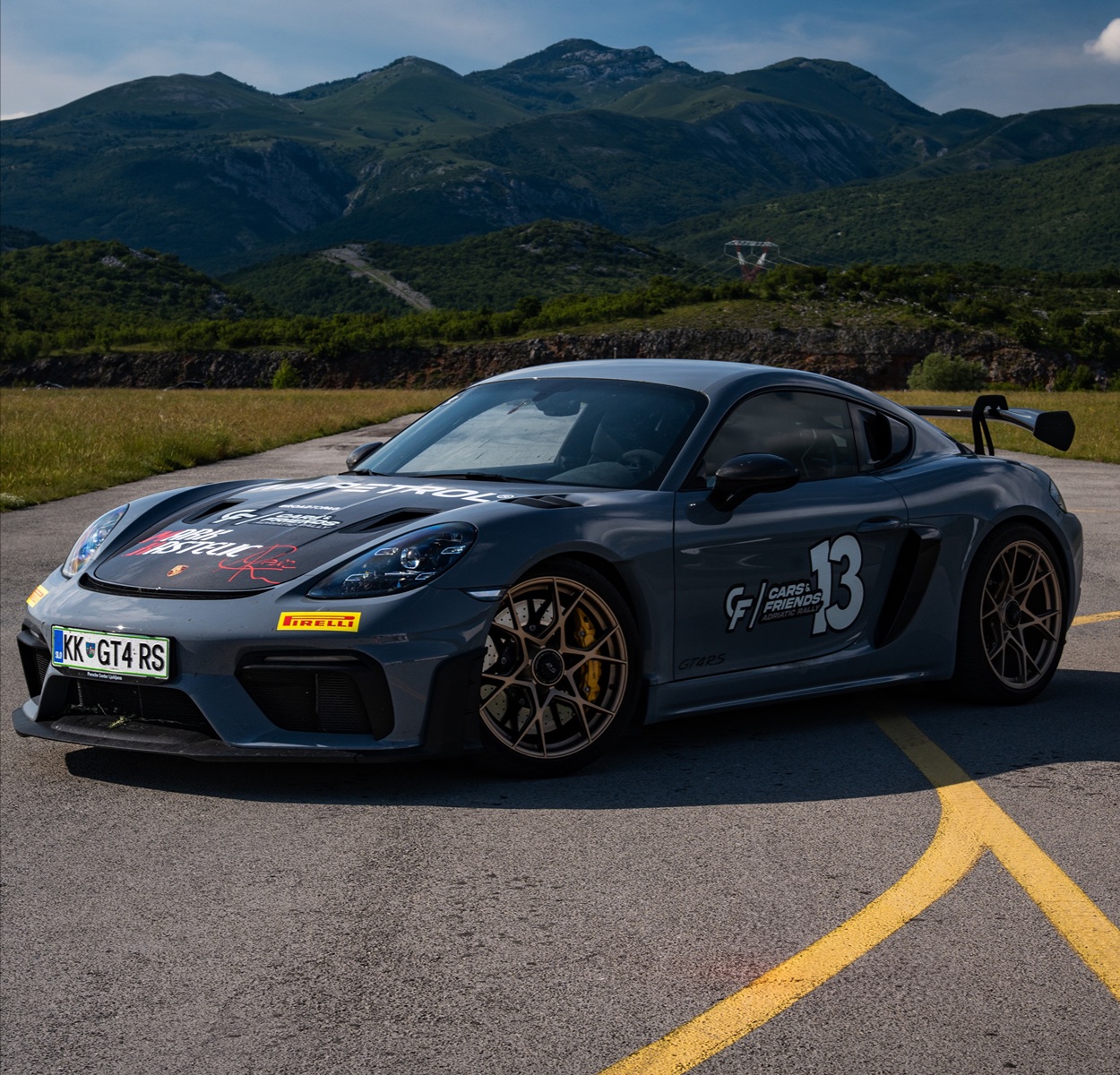 Porsche 718 GT4 RS
